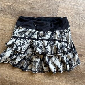 lululemon athletica Black & Cream Marble Ruffle Skirt tennis skirt